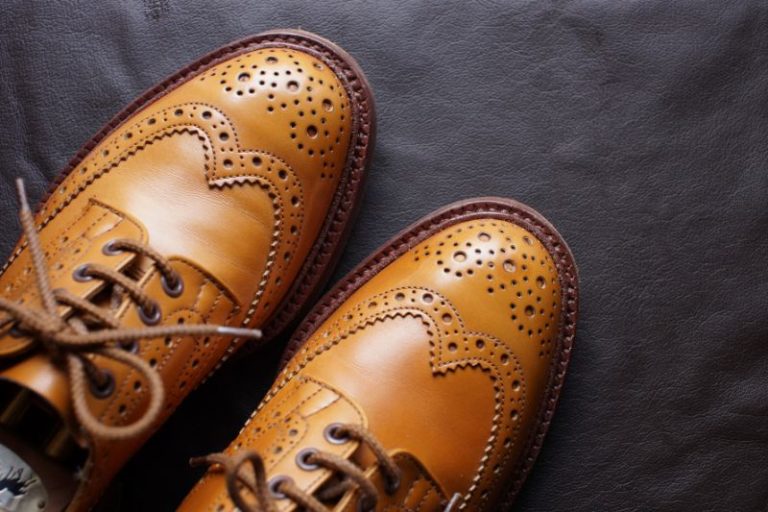 How to Get Creases Out of Leather Shoes? (In Just 5 Minutes!)