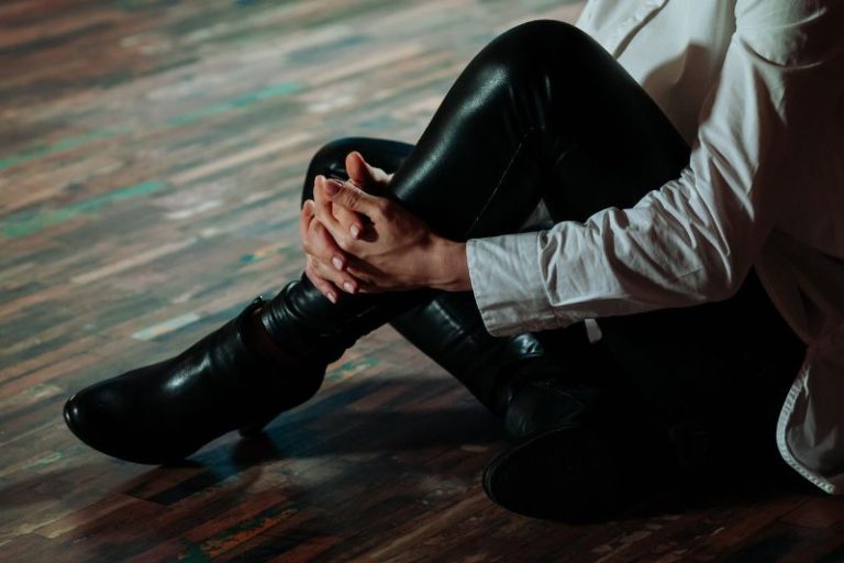 How To Shrink Leather Pants? (6 Tried & Tested Steps!)