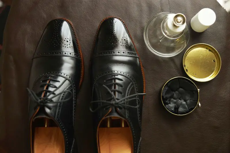 Removing Odor From Leather Shoes